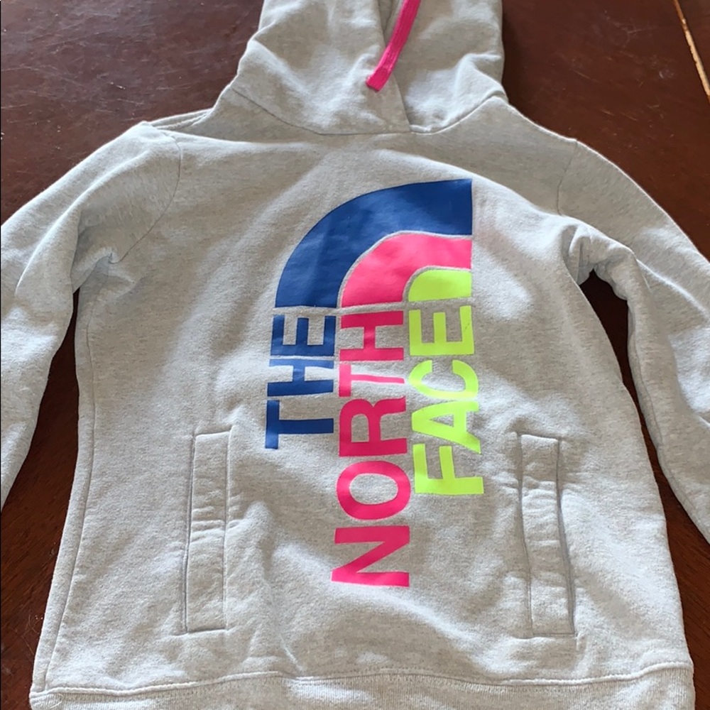 CUTE NORTH FACE HOODIE!
